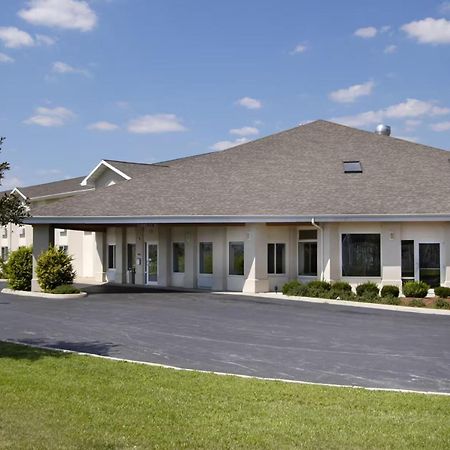 Lakewood Inn & Suites Dowagiac 外观 照片